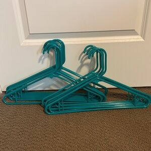 ADD ANY 🔟 ITEMS PRICED 🔟 OR LESS TO YOUR BUNDLE AND ITLL ONLY COST YOU 4️⃣0️⃣